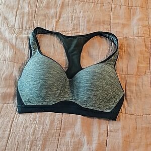 Under Armour Sports Bra 32D